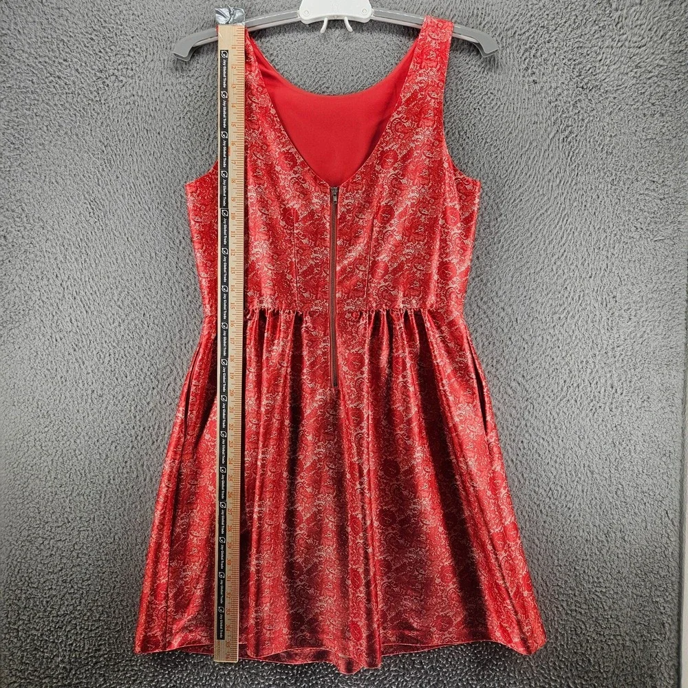 The Limited Dress Size 8 Fit and Flare Floral Print Back Zip Pocket Red White -8